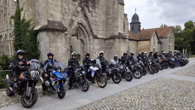 Es ist amtlich: Motorradfahren bildet! » 4 Motorradfahren bildet Gruppenbild